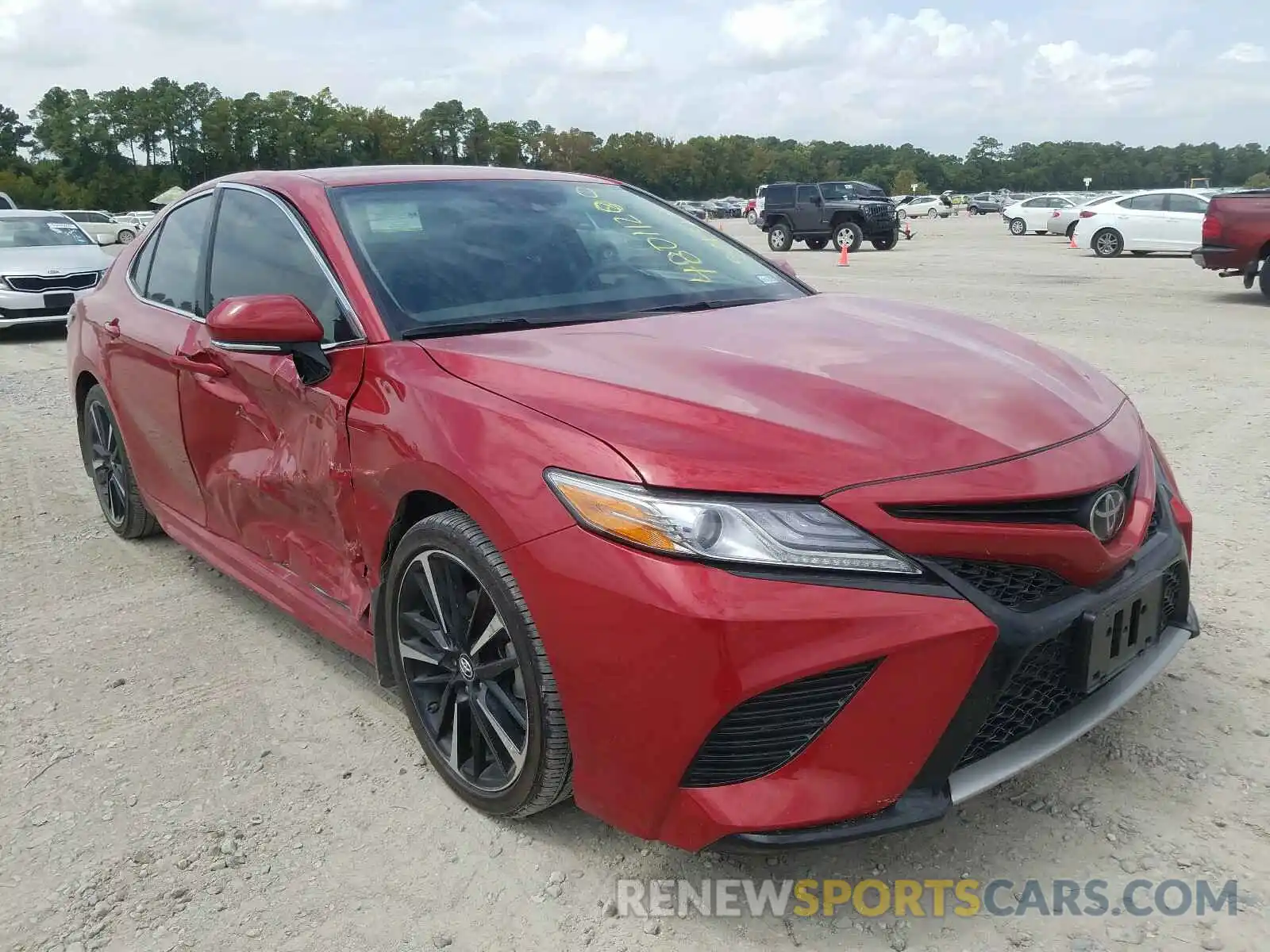 1 Photograph of a damaged car 4T1B61HK6KU285846 TOYOTA CAMRY 2019