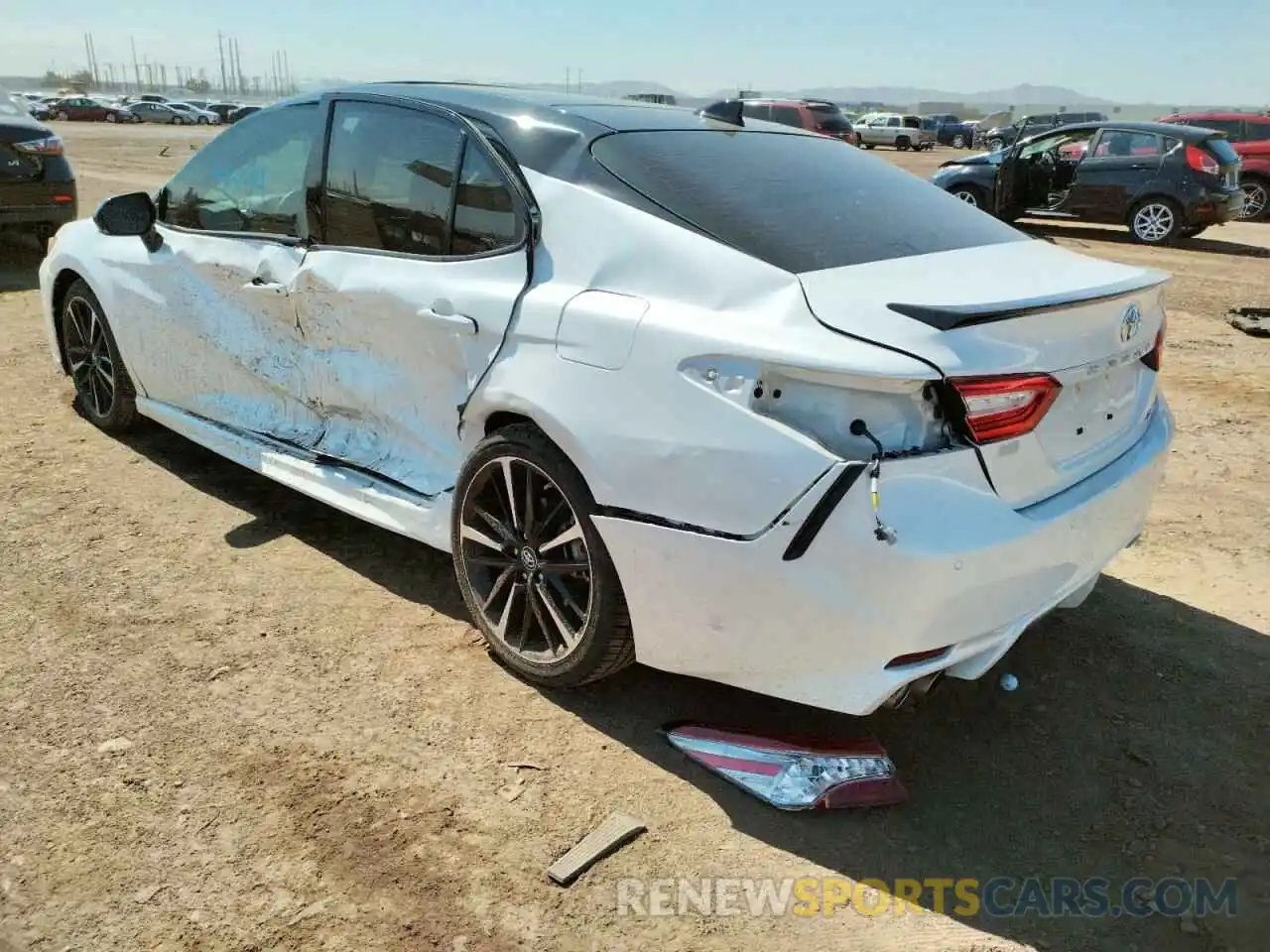 3 Photograph of a damaged car 4T1B61HK6KU290156 TOYOTA CAMRY 2019