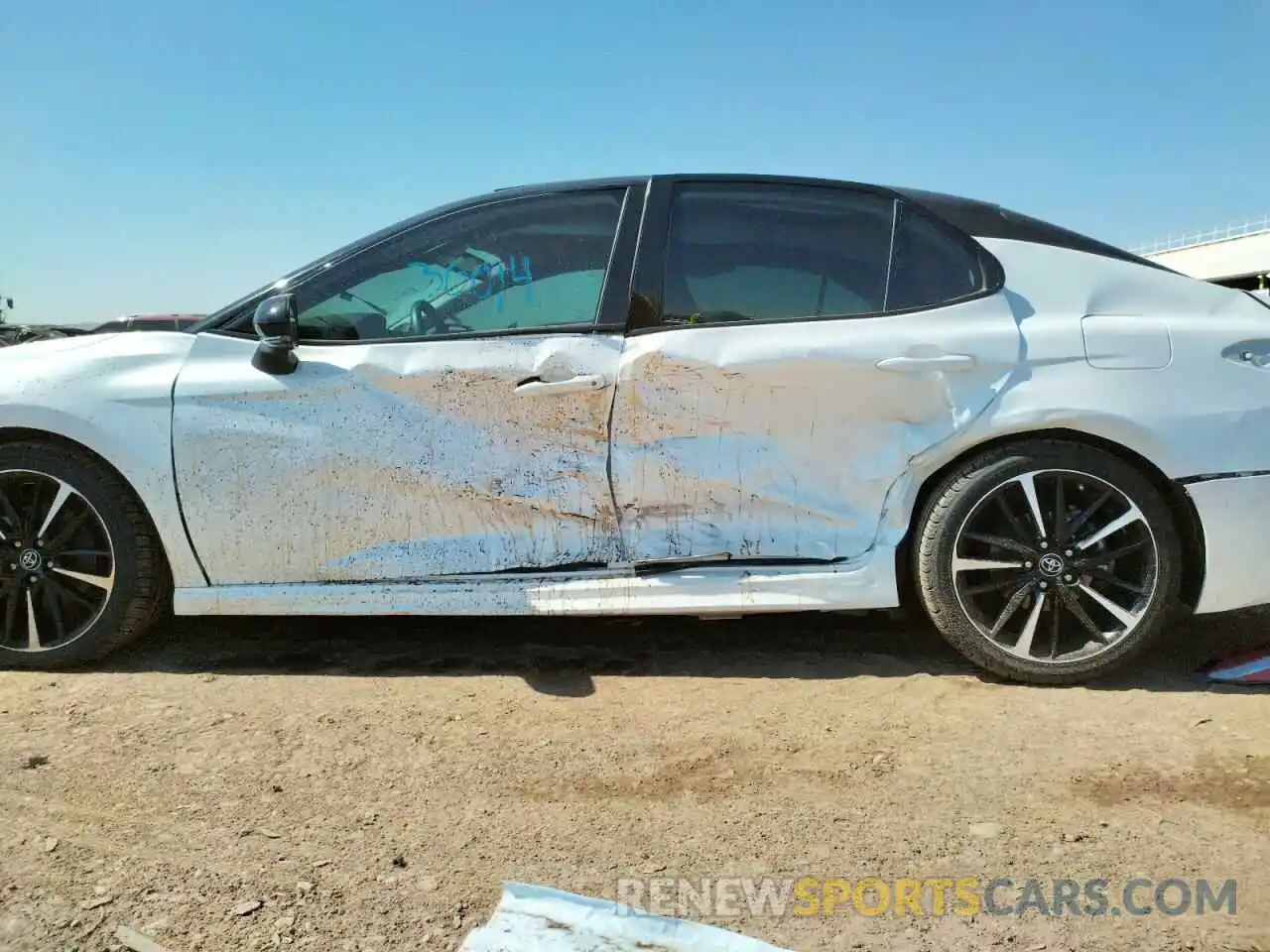 9 Photograph of a damaged car 4T1B61HK6KU290156 TOYOTA CAMRY 2019