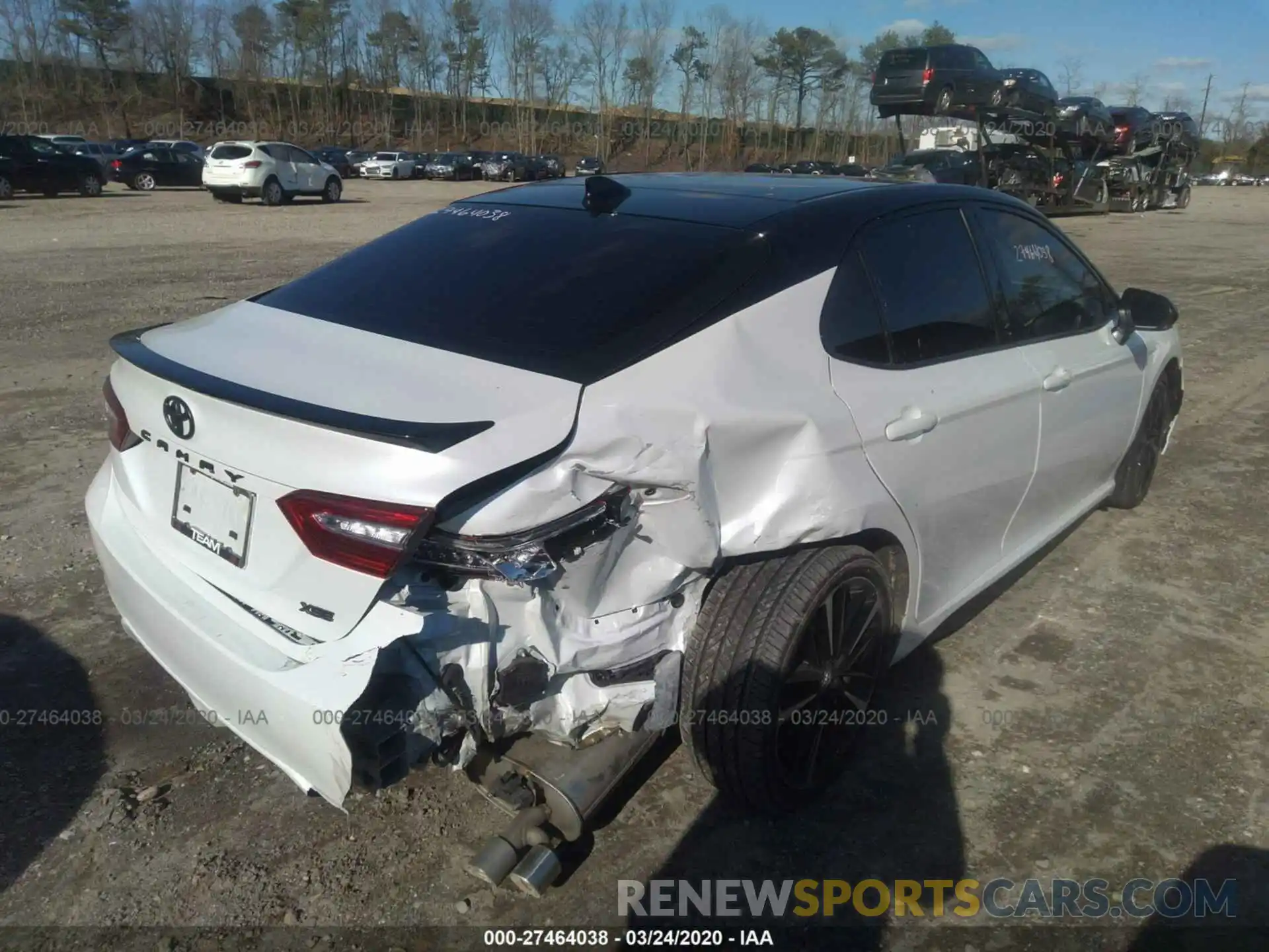 4 Photograph of a damaged car 4T1B61HK6KU293316 TOYOTA CAMRY 2019