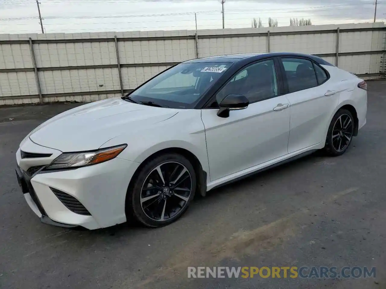 1 Photograph of a damaged car 4T1B61HK6KU295597 TOYOTA CAMRY 2019