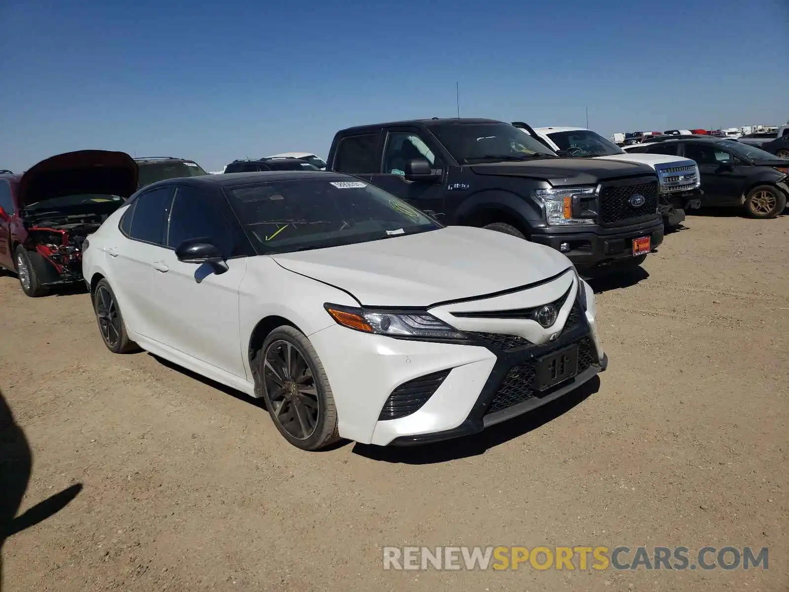 1 Photograph of a damaged car 4T1B61HK6KU295714 TOYOTA CAMRY 2019