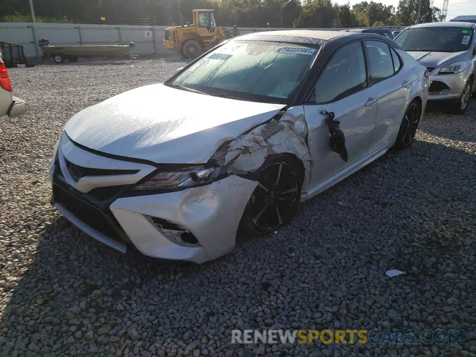 2 Photograph of a damaged car 4T1B61HK6KU298208 TOYOTA CAMRY 2019