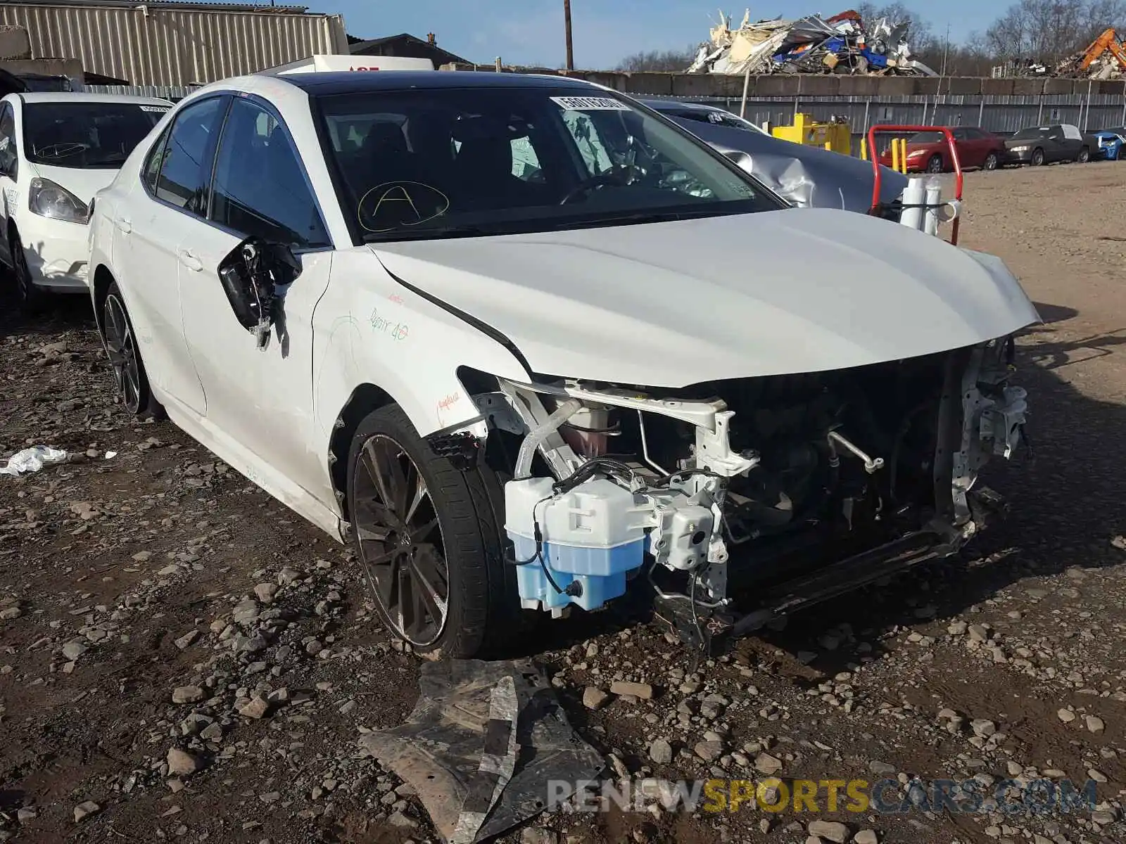 1 Photograph of a damaged car 4T1B61HK6KU685308 TOYOTA CAMRY 2019