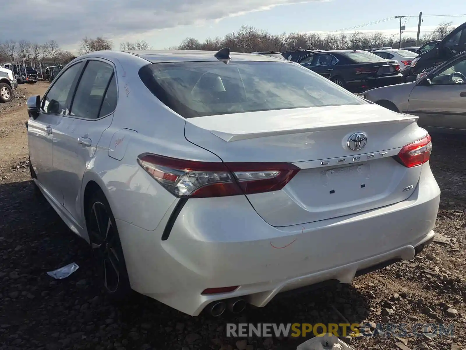 3 Photograph of a damaged car 4T1B61HK6KU685308 TOYOTA CAMRY 2019