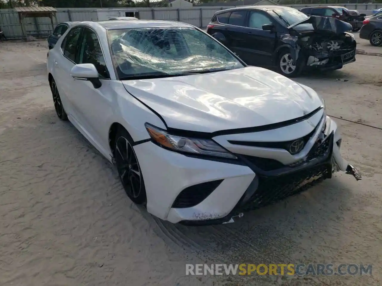 1 Photograph of a damaged car 4T1B61HK6KU696387 TOYOTA CAMRY 2019