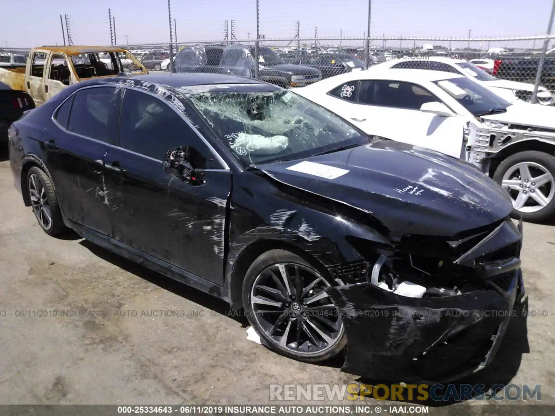 1 Photograph of a damaged car 4T1B61HK6KU708019 TOYOTA CAMRY 2019