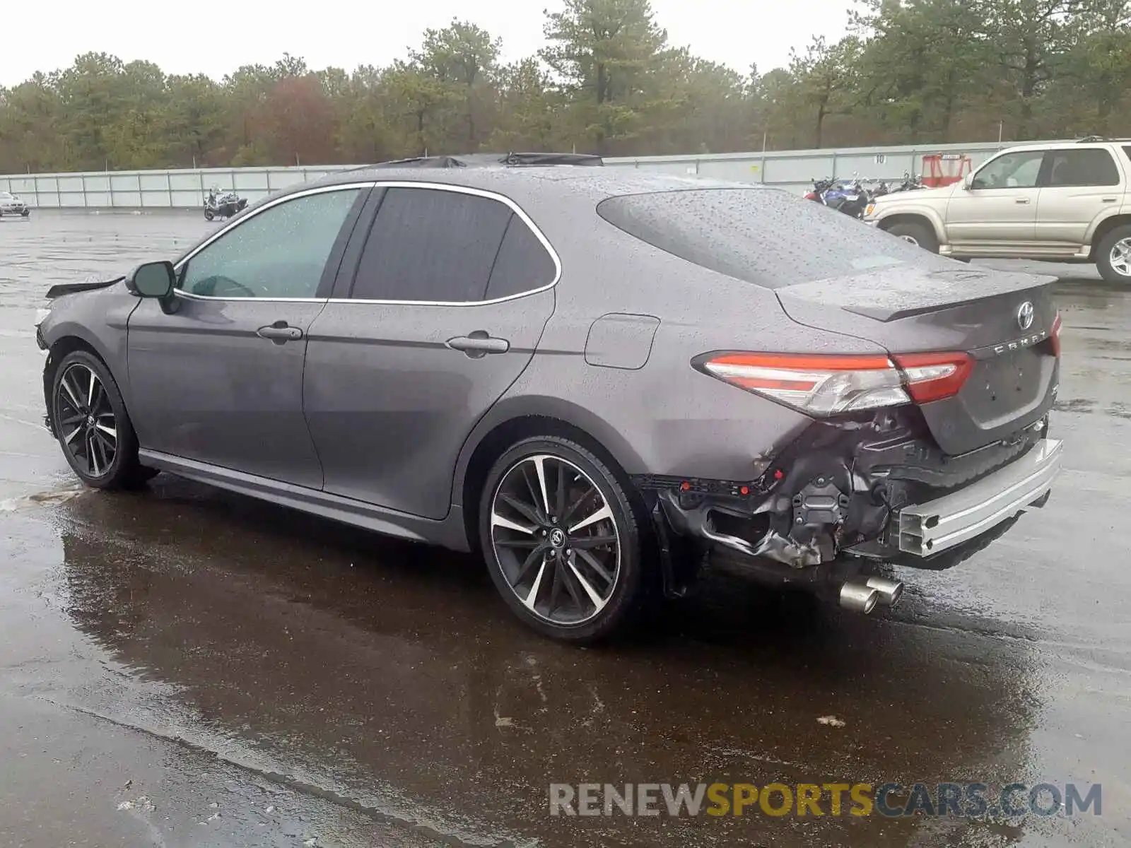 3 Photograph of a damaged car 4T1B61HK6KU711454 TOYOTA CAMRY 2019