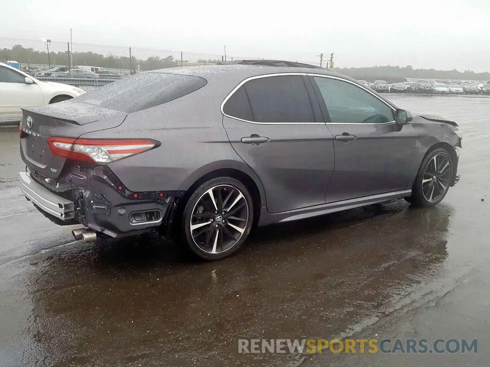 4 Photograph of a damaged car 4T1B61HK6KU711454 TOYOTA CAMRY 2019