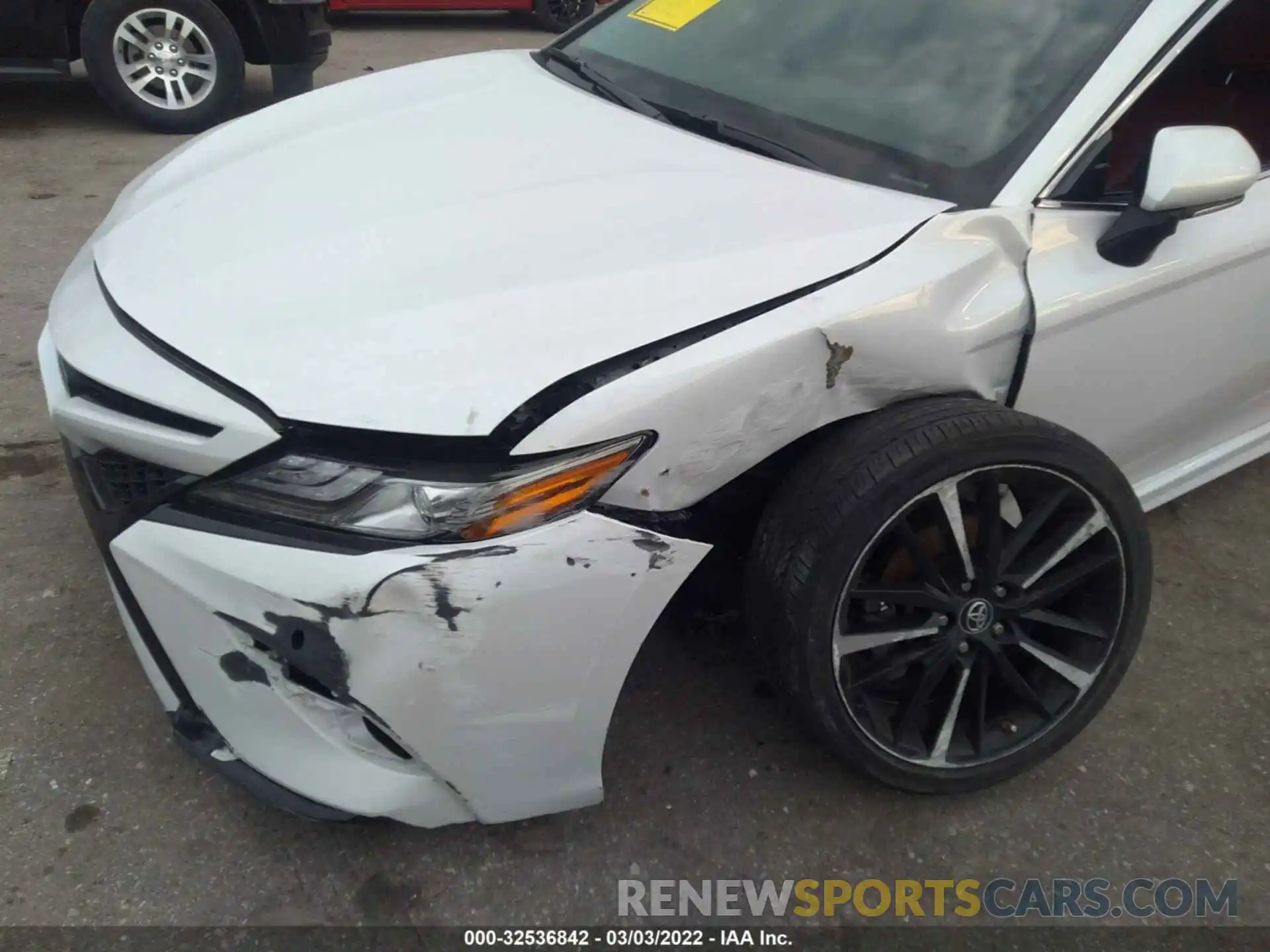 6 Photograph of a damaged car 4T1B61HK6KU720042 TOYOTA CAMRY 2019