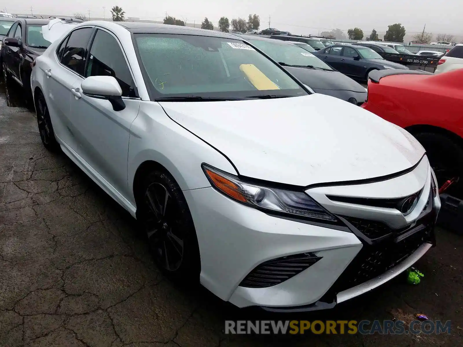 1 Photograph of a damaged car 4T1B61HK6KU721370 TOYOTA CAMRY 2019