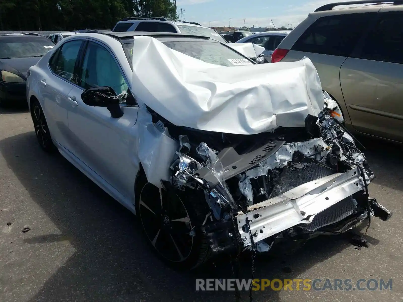 1 Photograph of a damaged car 4T1B61HK6KU727086 TOYOTA CAMRY 2019