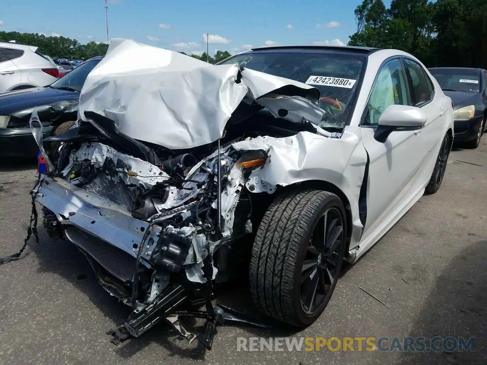 2 Photograph of a damaged car 4T1B61HK6KU727086 TOYOTA CAMRY 2019