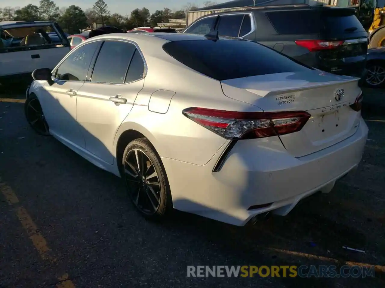 3 Photograph of a damaged car 4T1B61HK6KU731347 TOYOTA CAMRY 2019