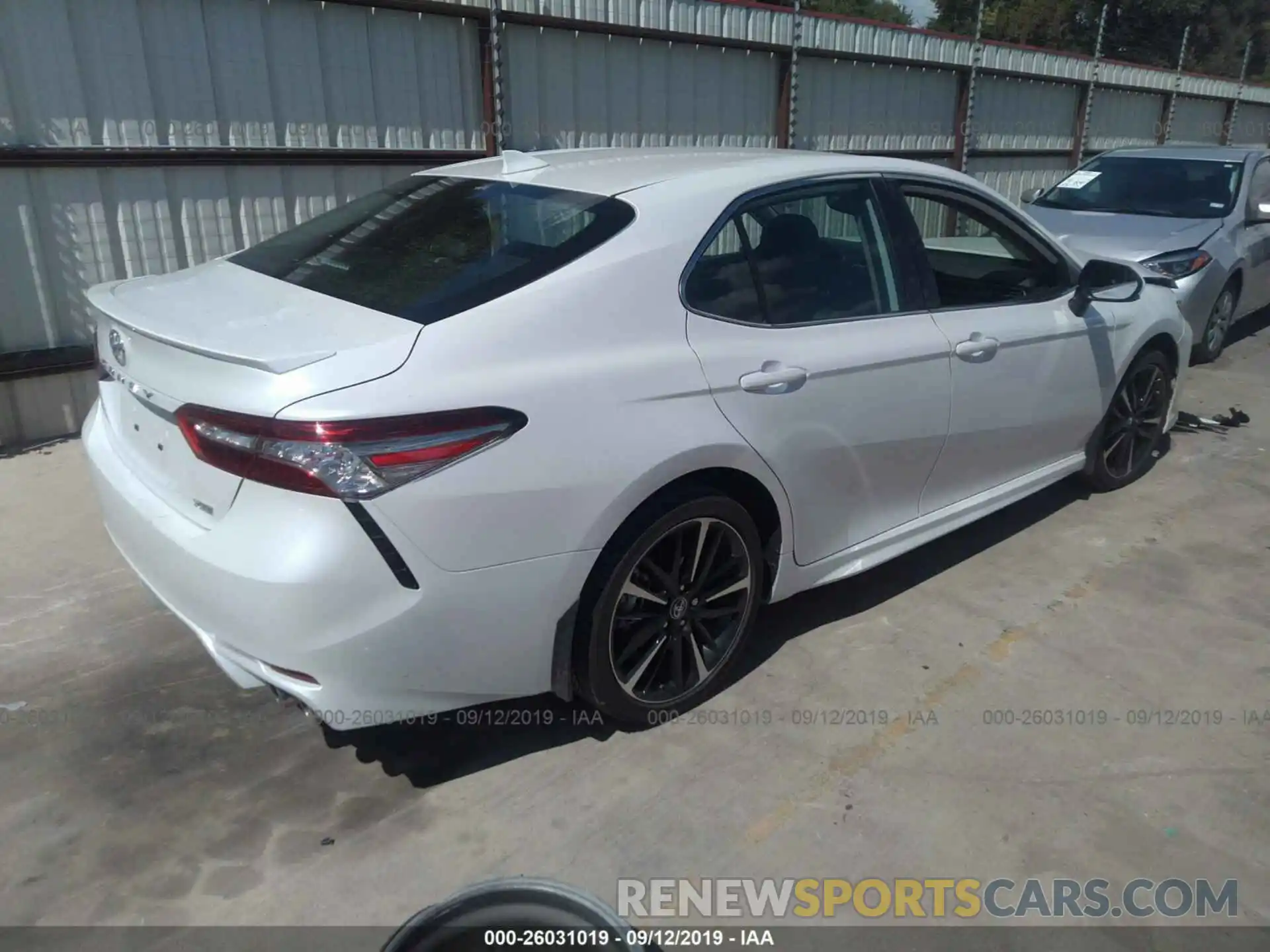 4 Photograph of a damaged car 4T1B61HK6KU734796 TOYOTA CAMRY 2019