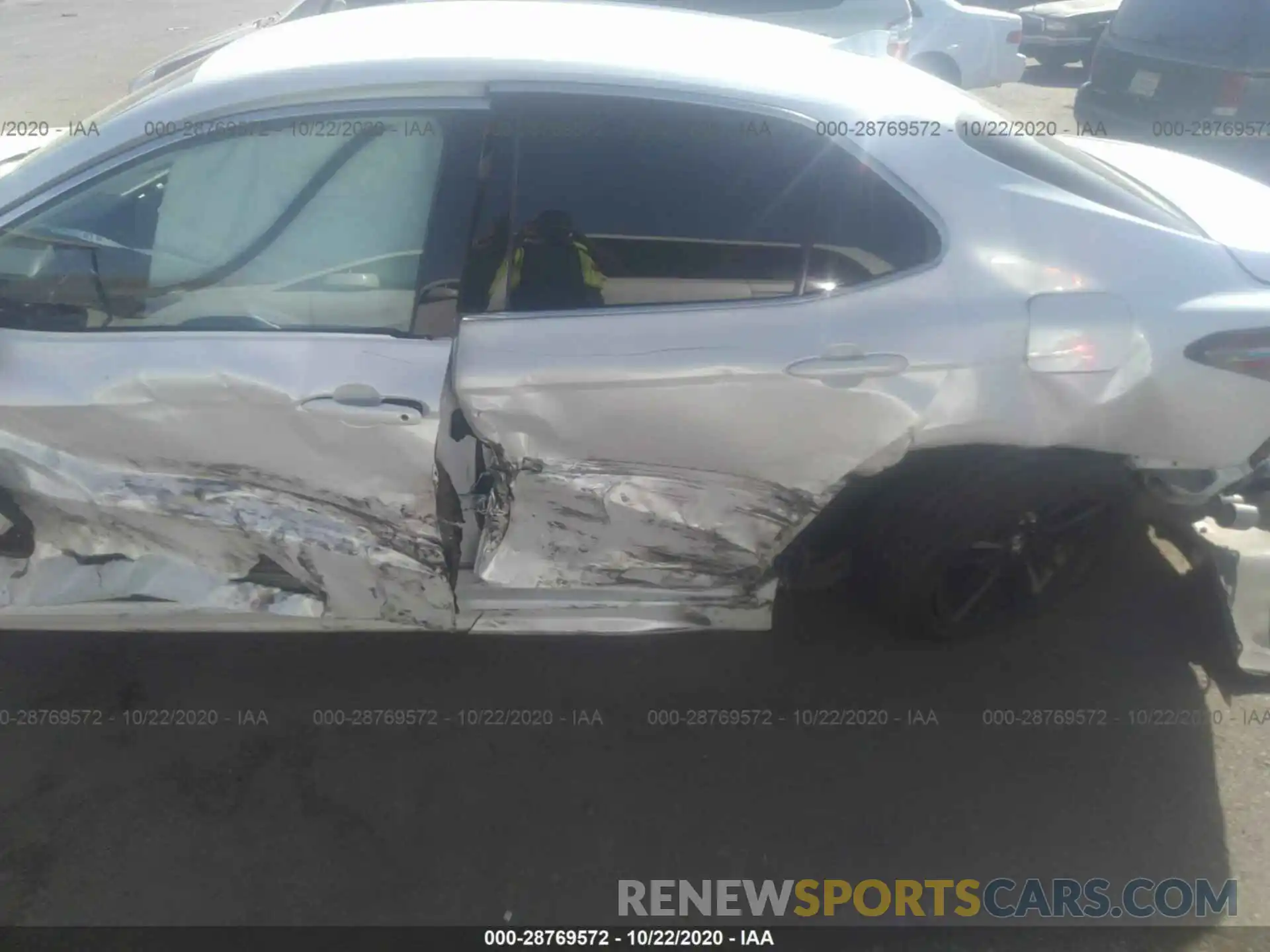 9 Photograph of a damaged car 4T1B61HK6KU738864 TOYOTA CAMRY 2019