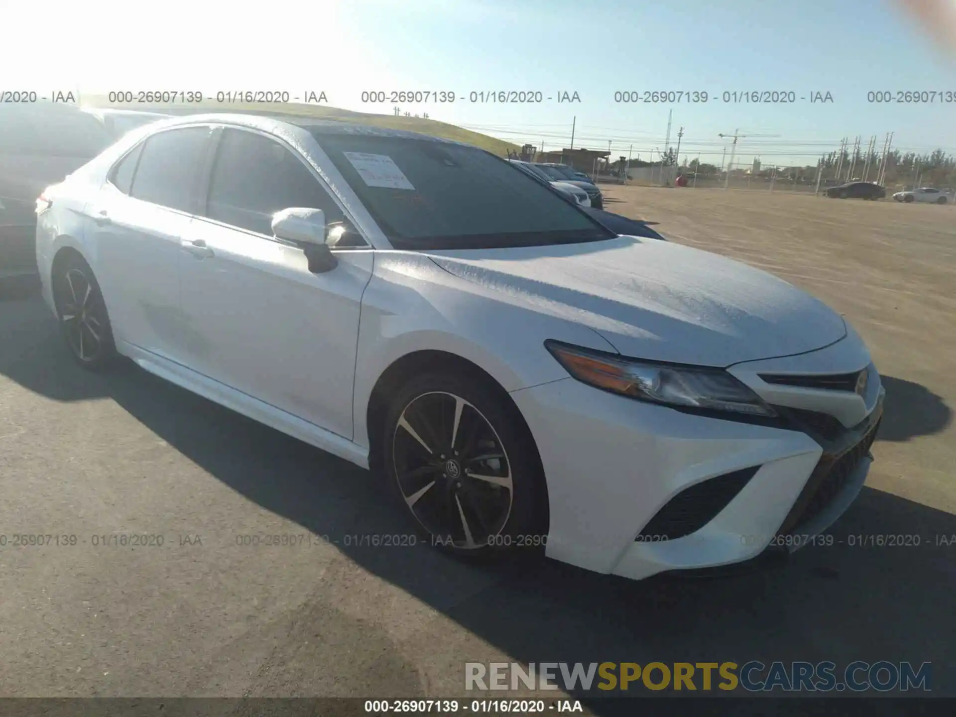 1 Photograph of a damaged car 4T1B61HK6KU752540 TOYOTA CAMRY 2019