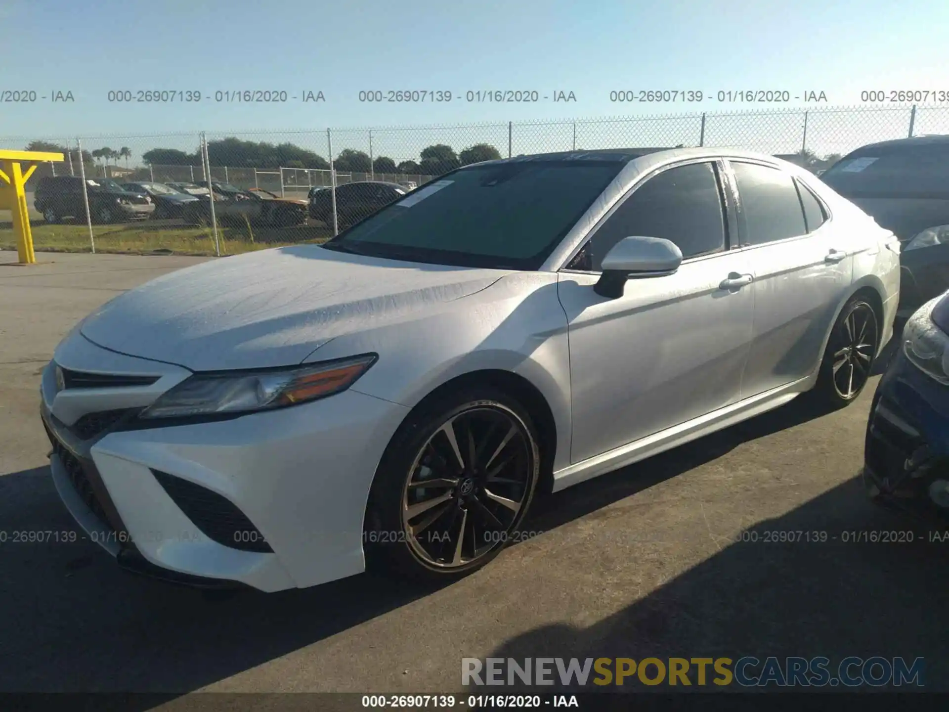 2 Photograph of a damaged car 4T1B61HK6KU752540 TOYOTA CAMRY 2019