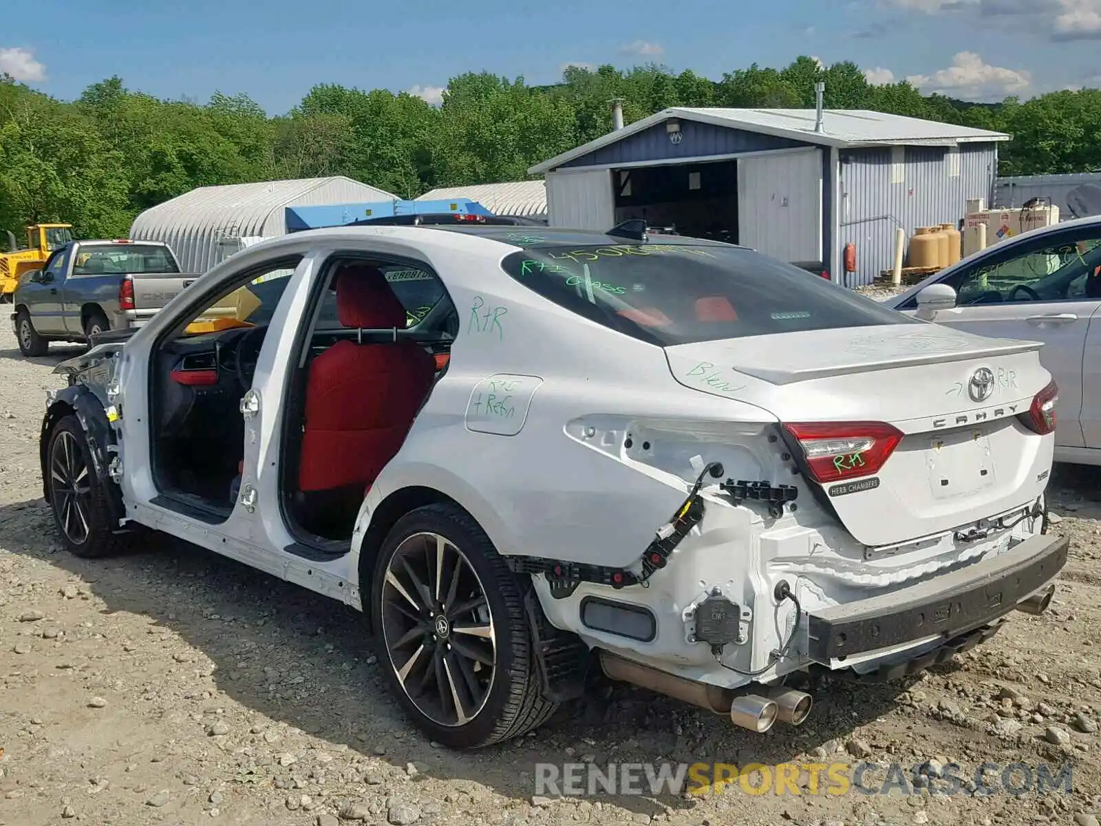 3 Photograph of a damaged car 4T1B61HK6KU757656 TOYOTA CAMRY 2019