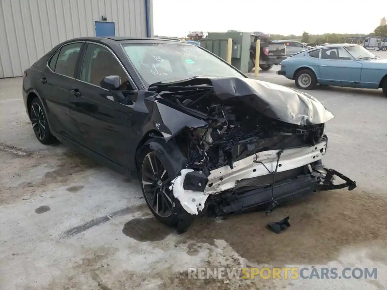 1 Photograph of a damaged car 4T1B61HK6KU757821 TOYOTA CAMRY 2019