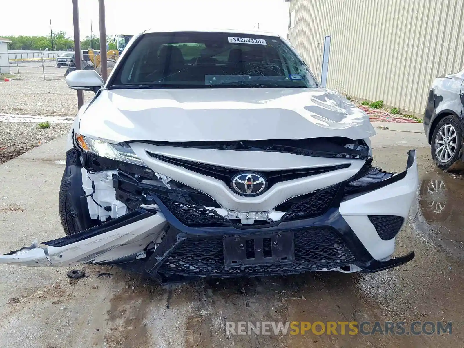 9 Photograph of a damaged car 4T1B61HK6KU775235 TOYOTA CAMRY 2019