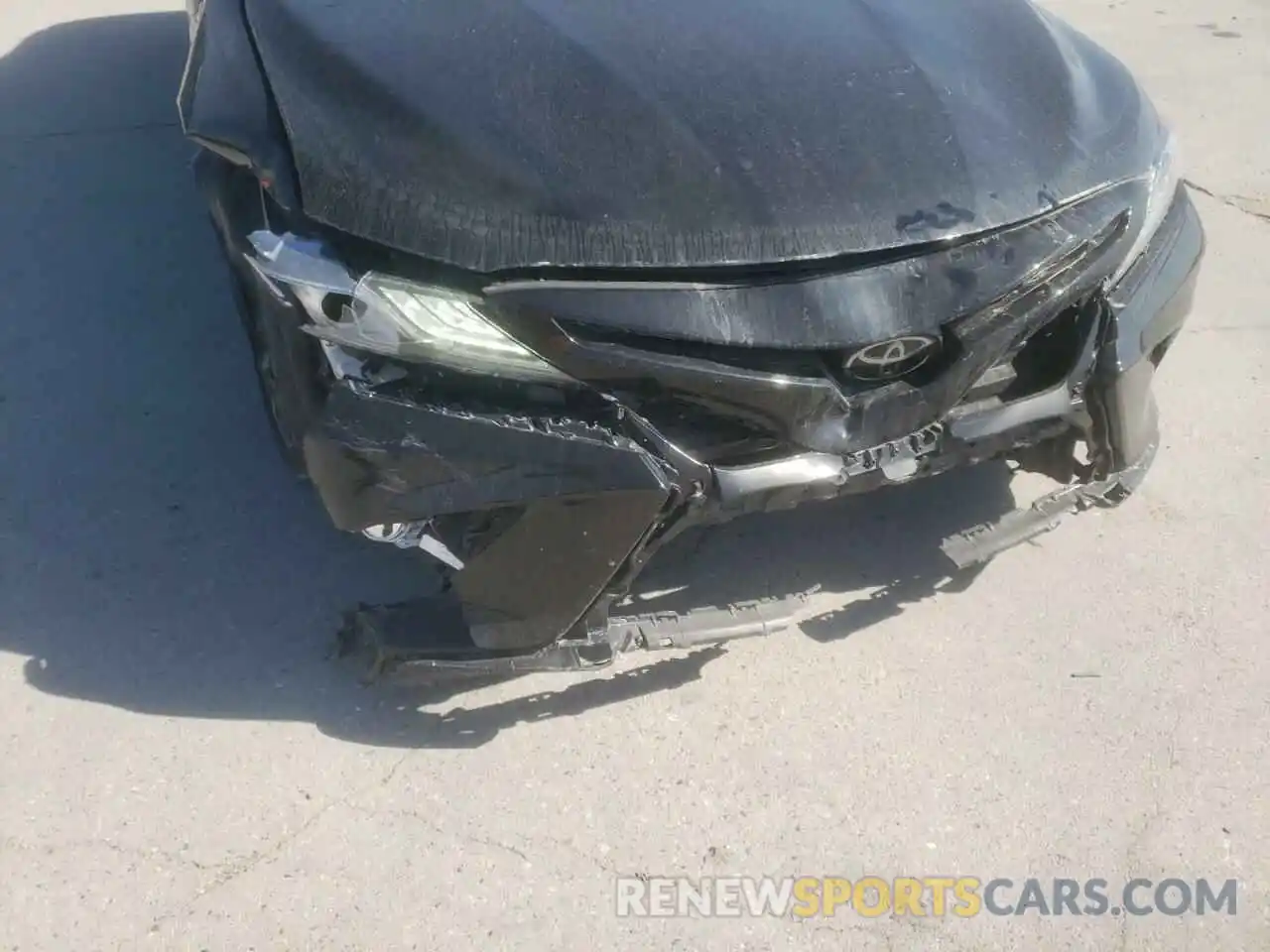 9 Photograph of a damaged car 4T1B61HK6KU798692 TOYOTA CAMRY 2019