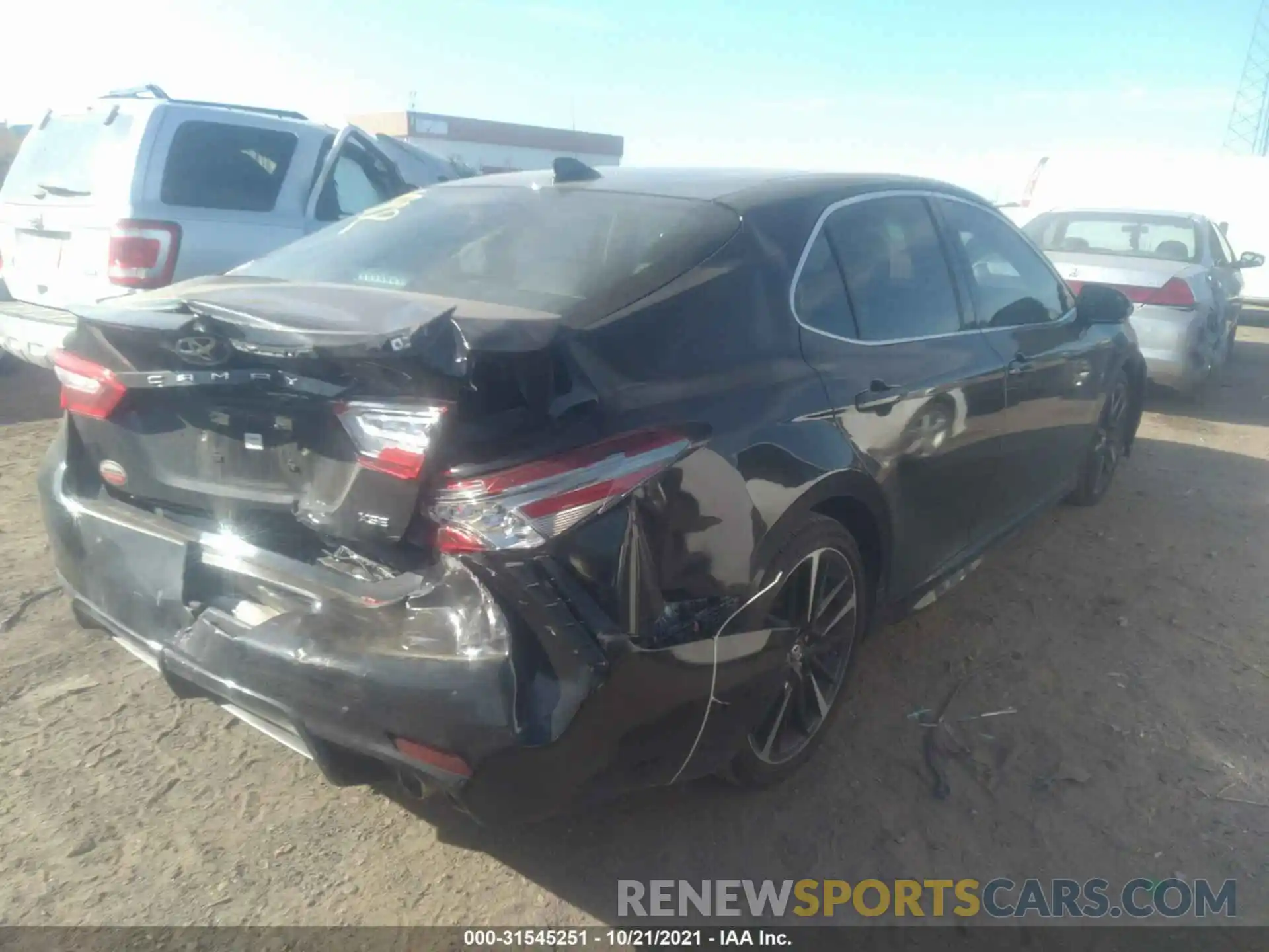 4 Photograph of a damaged car 4T1B61HK6KU812381 TOYOTA CAMRY 2019