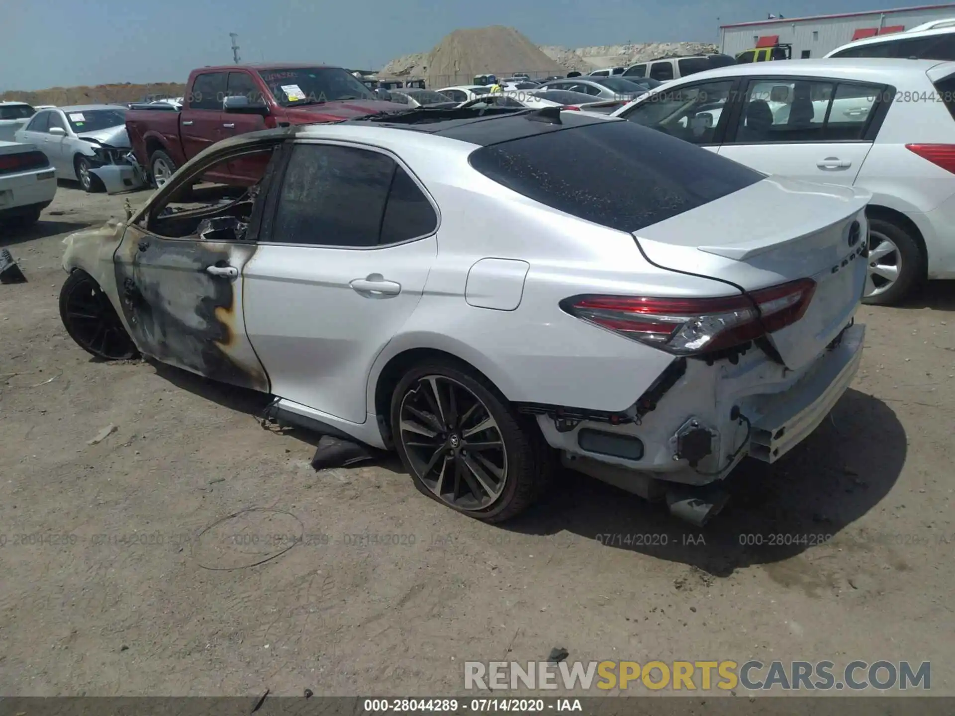 3 Photograph of a damaged car 4T1B61HK6KU812395 TOYOTA CAMRY 2019