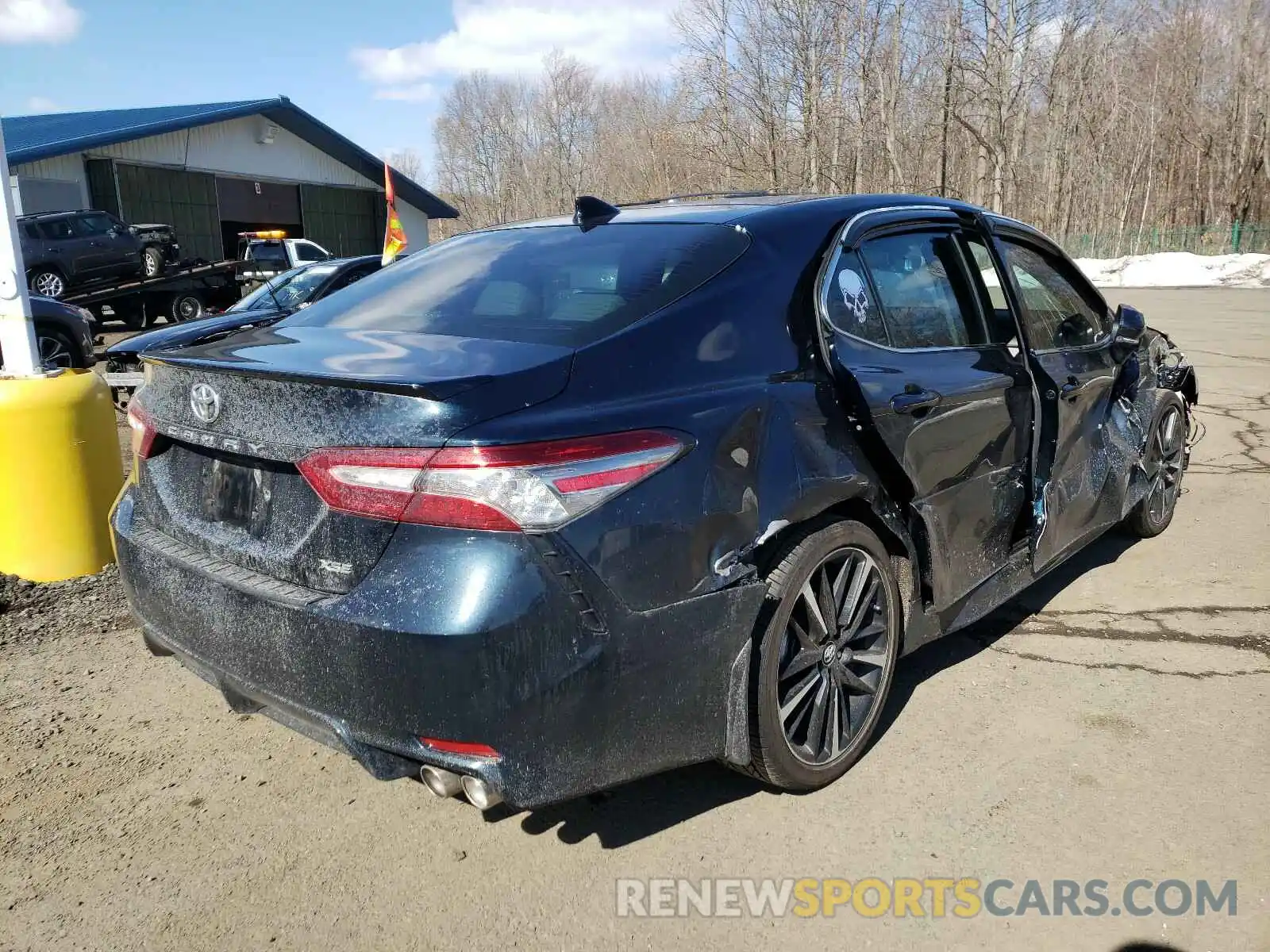 4 Photograph of a damaged car 4T1B61HK6KU824899 TOYOTA CAMRY 2019