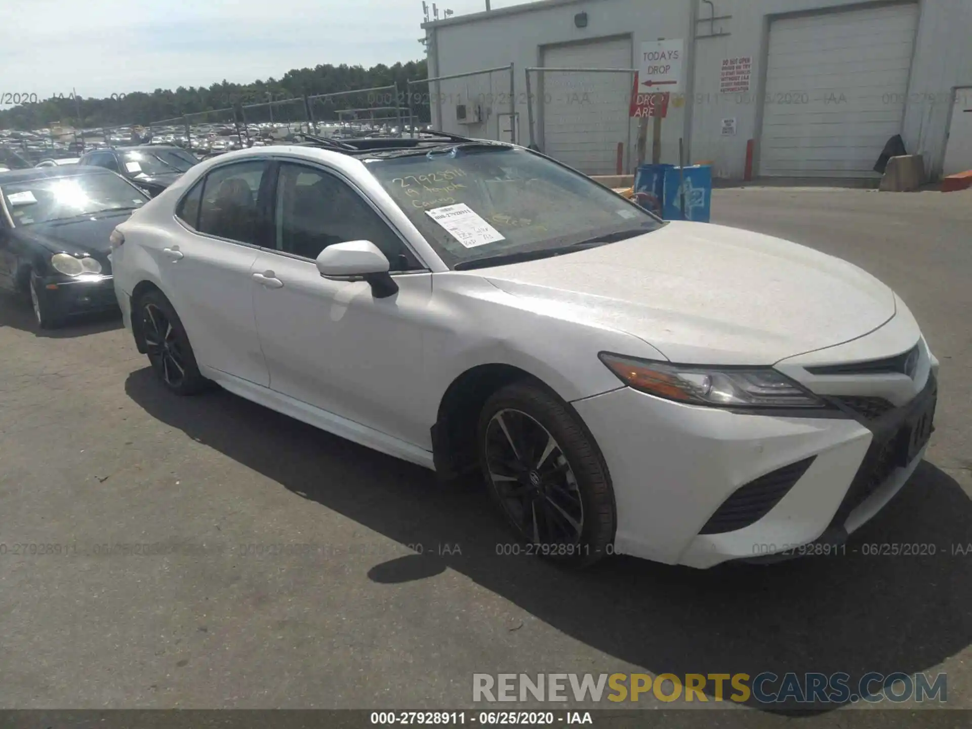 1 Photograph of a damaged car 4T1B61HK6KU836129 TOYOTA CAMRY 2019