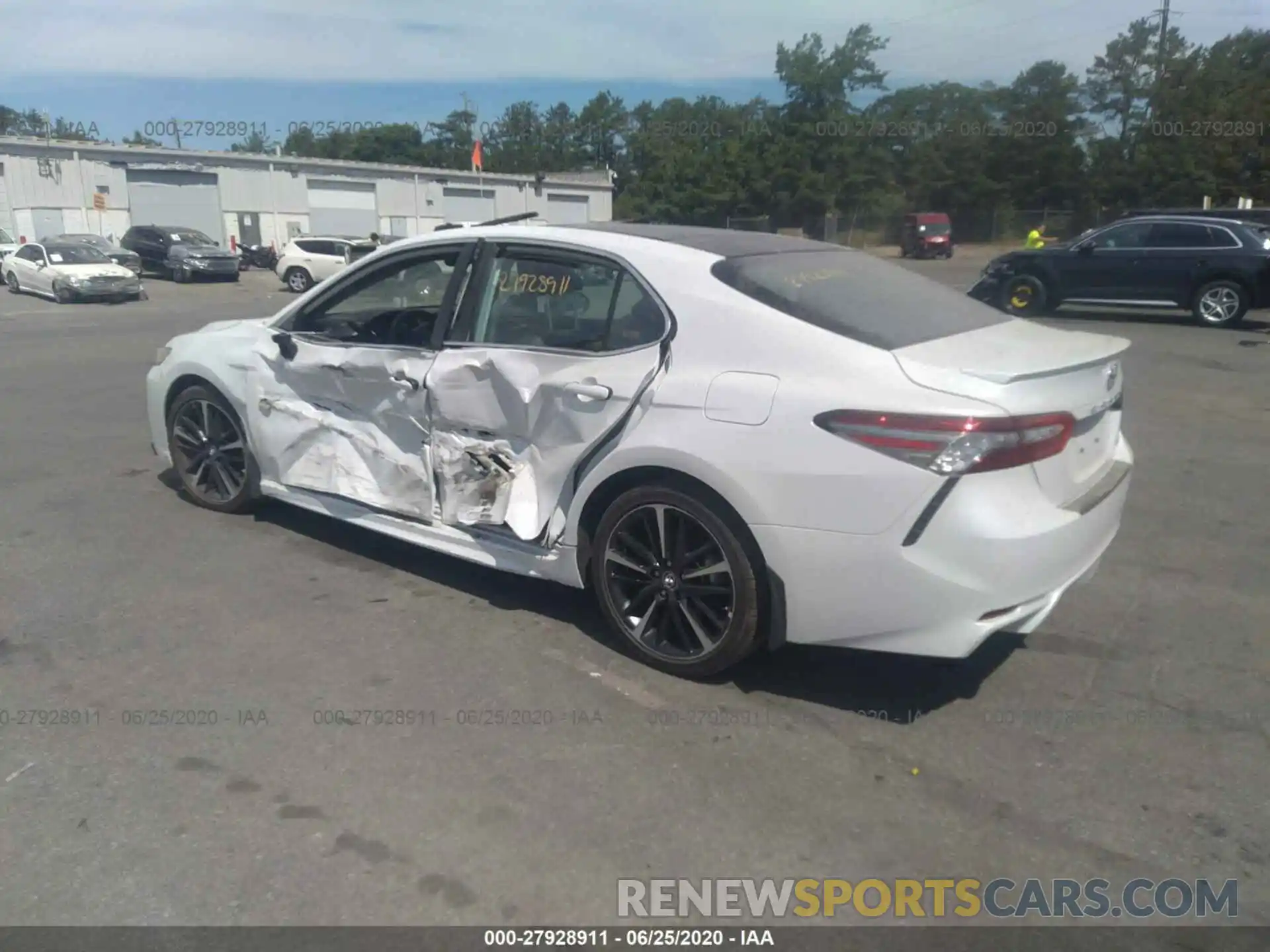 3 Photograph of a damaged car 4T1B61HK6KU836129 TOYOTA CAMRY 2019