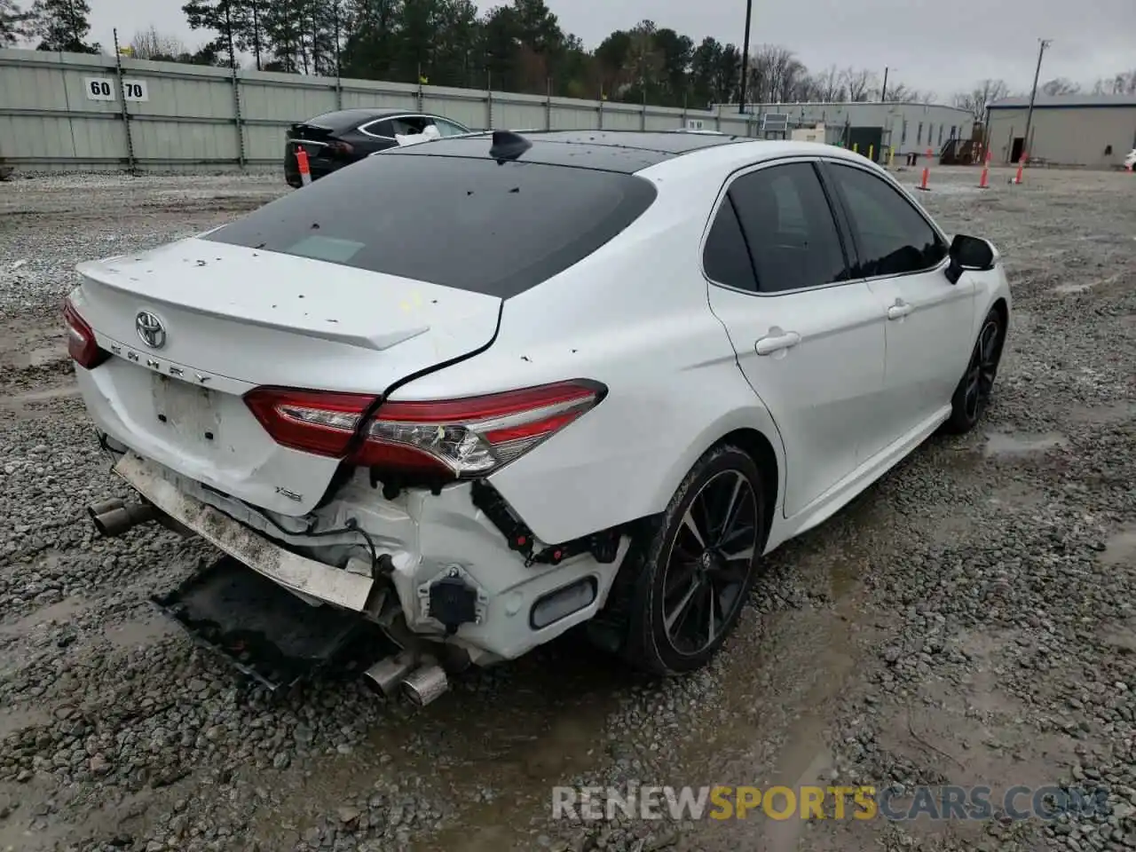 4 Photograph of a damaged car 4T1B61HK6KU841525 TOYOTA CAMRY 2019