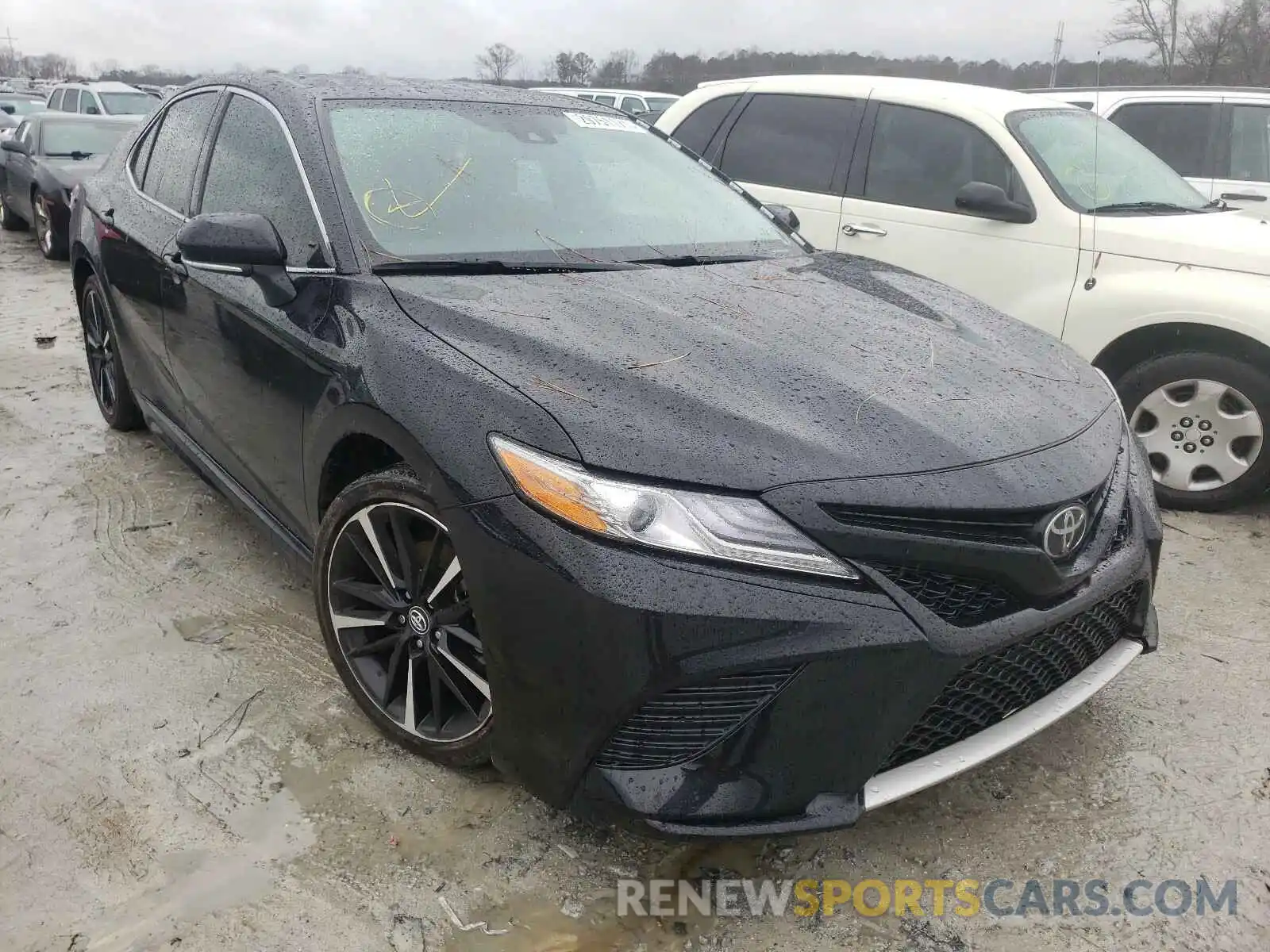 1 Photograph of a damaged car 4T1B61HK6KU842643 TOYOTA CAMRY 2019