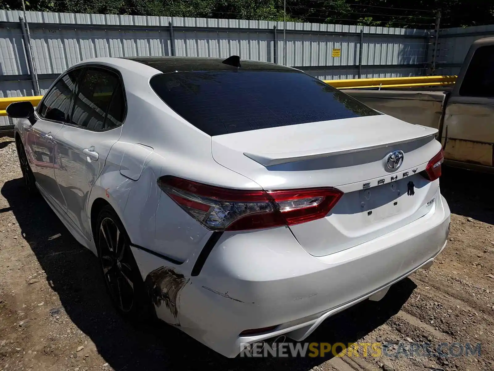 3 Photograph of a damaged car 4T1B61HK6KU848362 TOYOTA CAMRY 2019