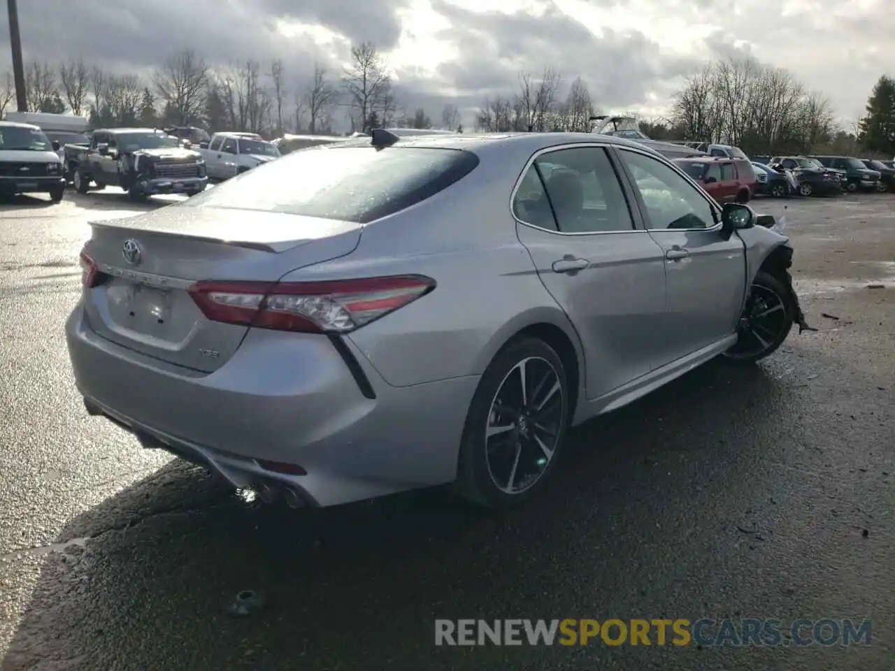 4 Photograph of a damaged car 4T1B61HK7KU161827 TOYOTA CAMRY 2019