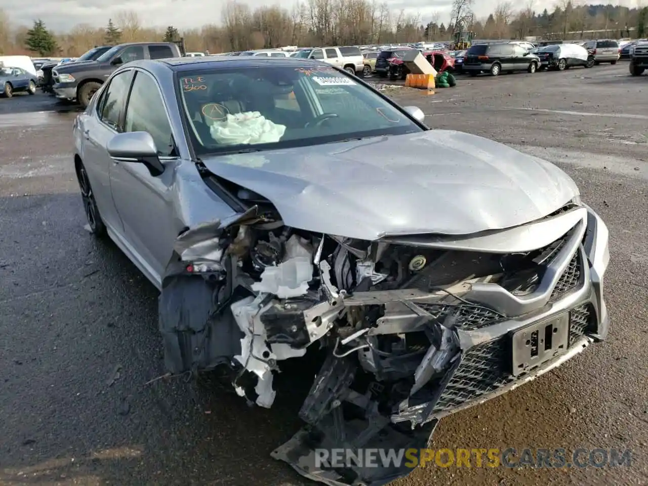 9 Photograph of a damaged car 4T1B61HK7KU161827 TOYOTA CAMRY 2019