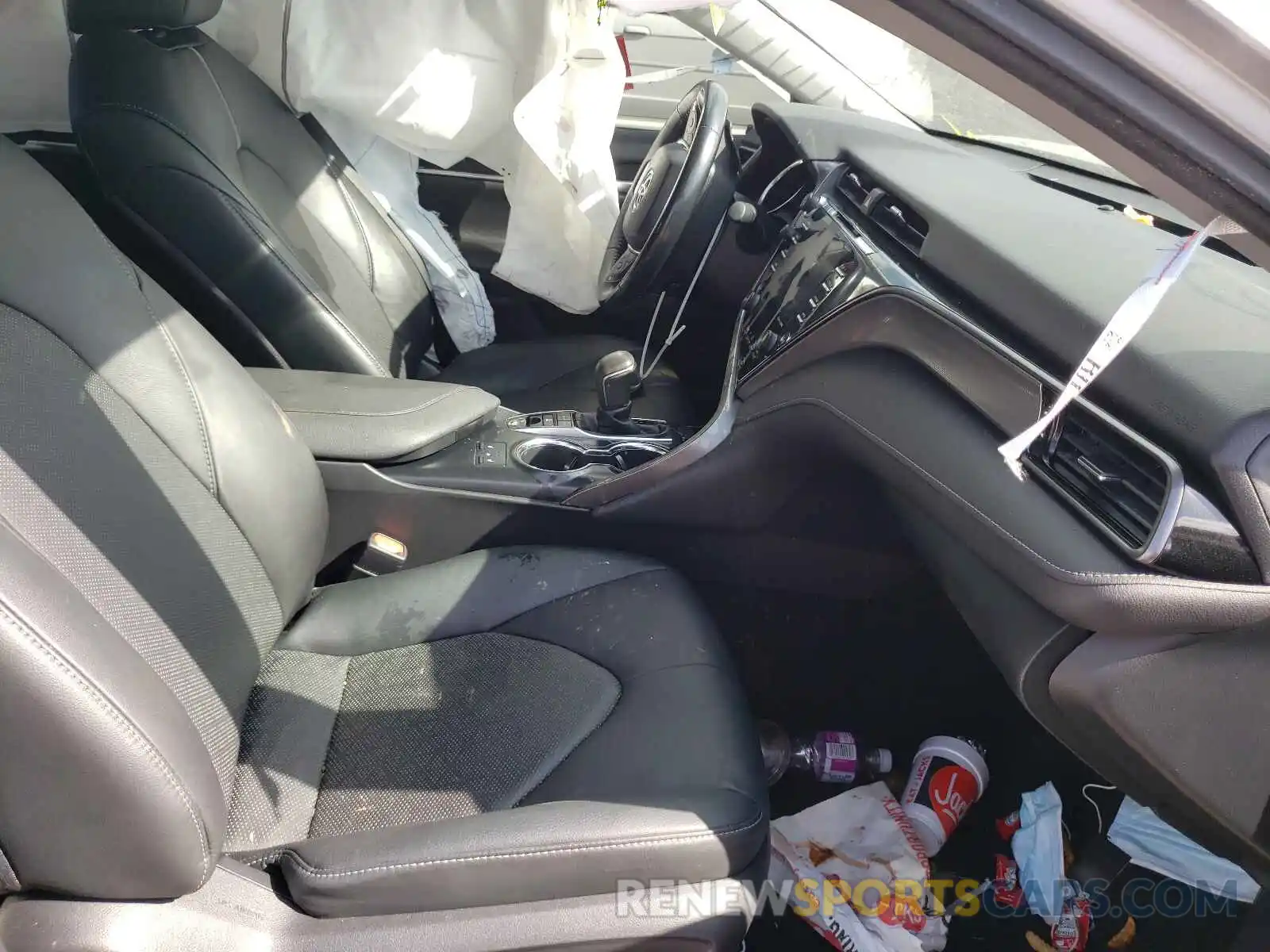 5 Photograph of a damaged car 4T1B61HK7KU163674 TOYOTA CAMRY 2019