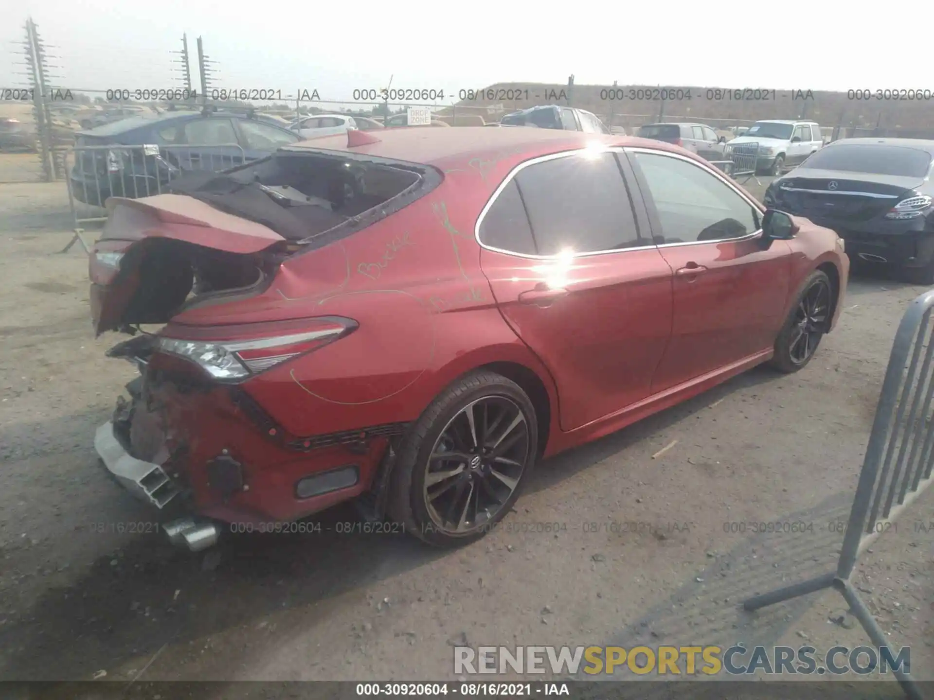 4 Photograph of a damaged car 4T1B61HK7KU163724 TOYOTA CAMRY 2019