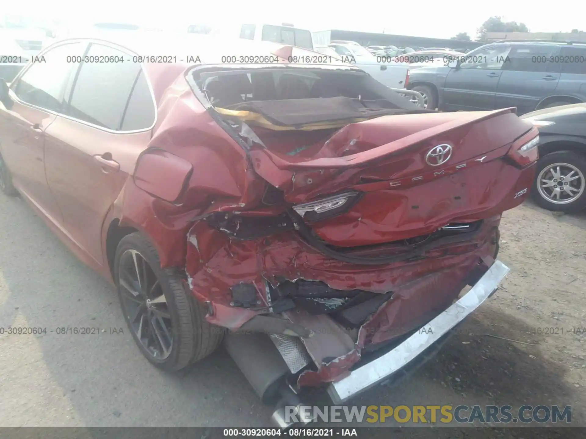 6 Photograph of a damaged car 4T1B61HK7KU163724 TOYOTA CAMRY 2019