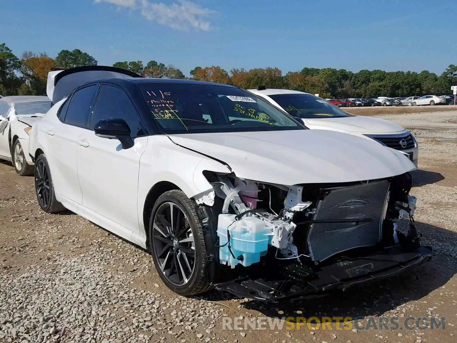 1 Photograph of a damaged car 4T1B61HK7KU171774 TOYOTA CAMRY 2019