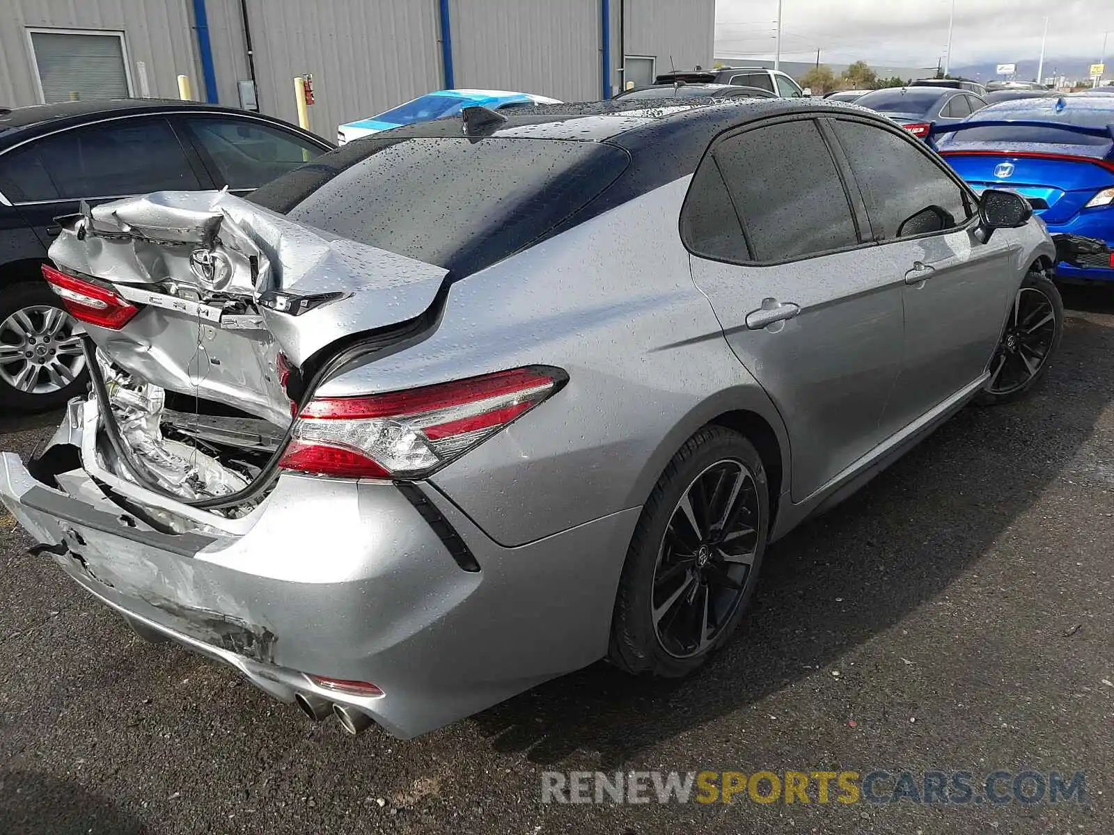 4 Photograph of a damaged car 4T1B61HK7KU173914 TOYOTA CAMRY 2019