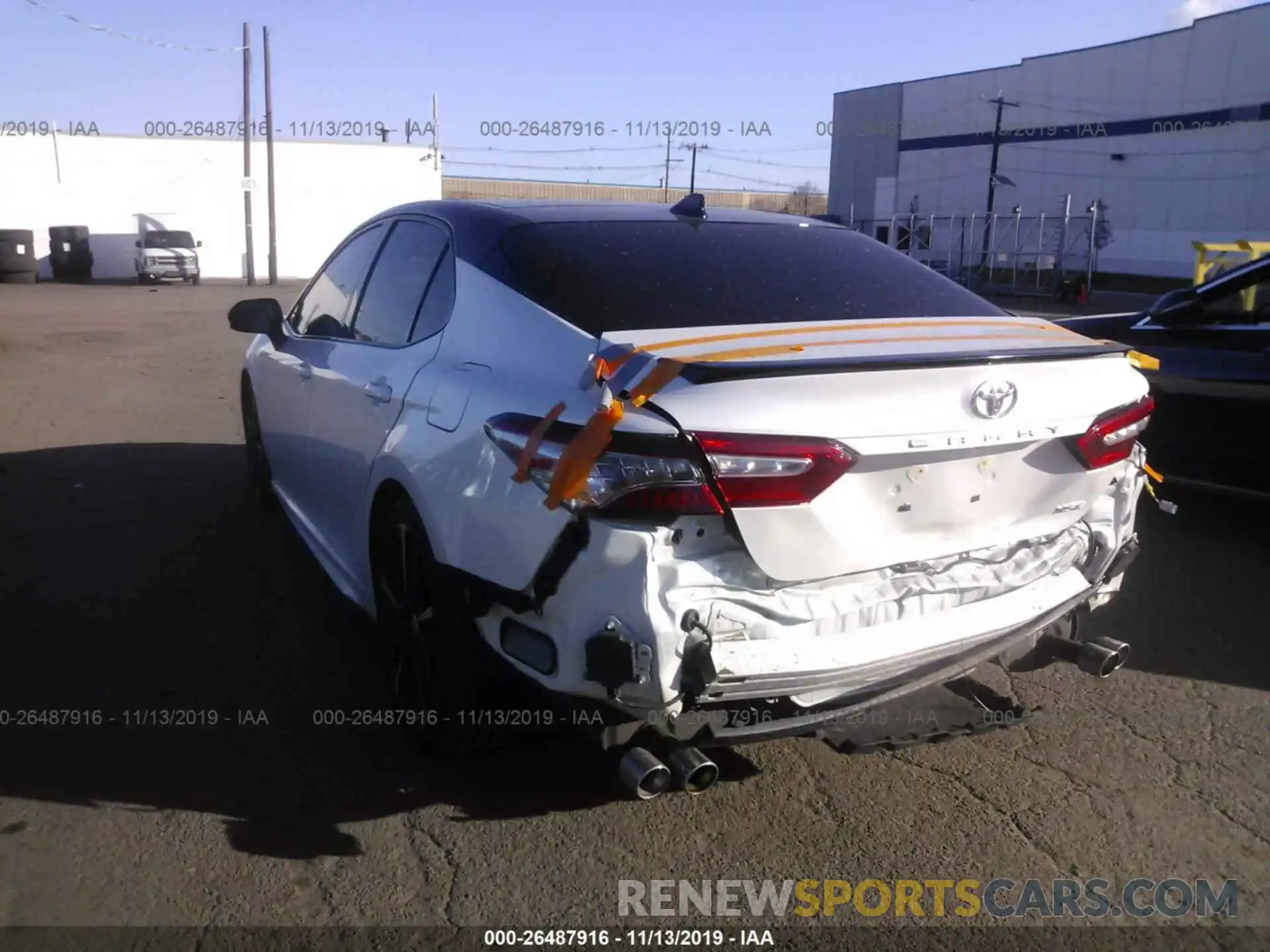 3 Photograph of a damaged car 4T1B61HK7KU175095 TOYOTA CAMRY 2019