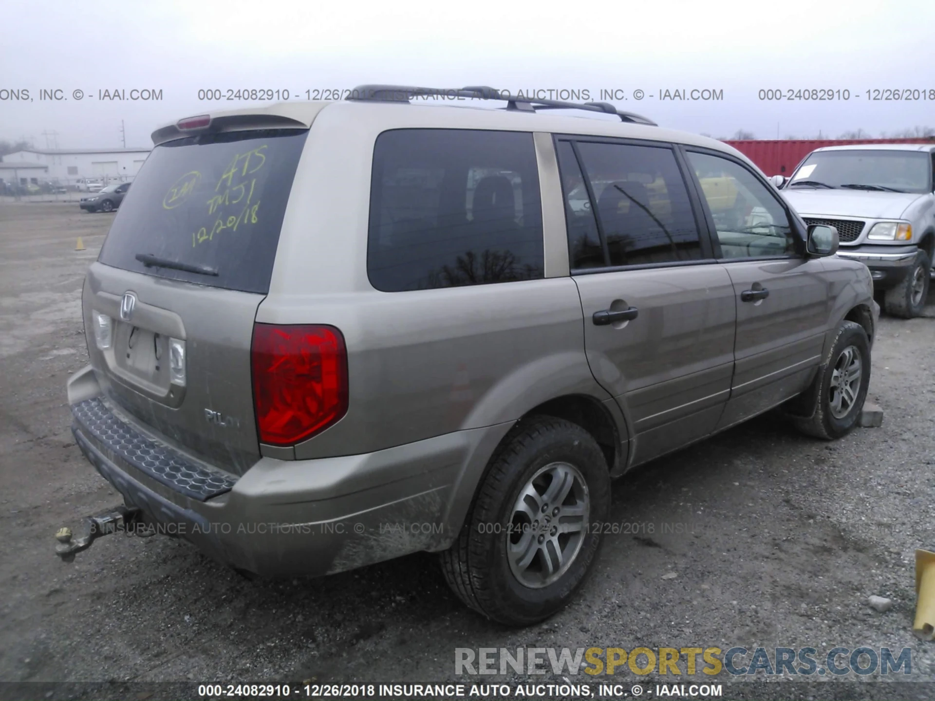 4 Photograph of a damaged car 4T1B61HK7KU179549 TOYOTA CAMRY 2019