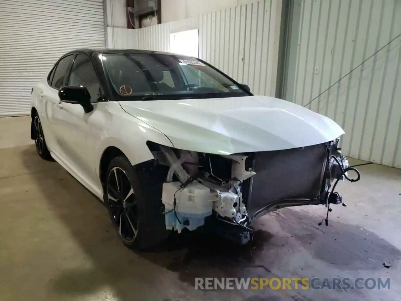 1 Photograph of a damaged car 4T1B61HK7KU183844 TOYOTA CAMRY 2019