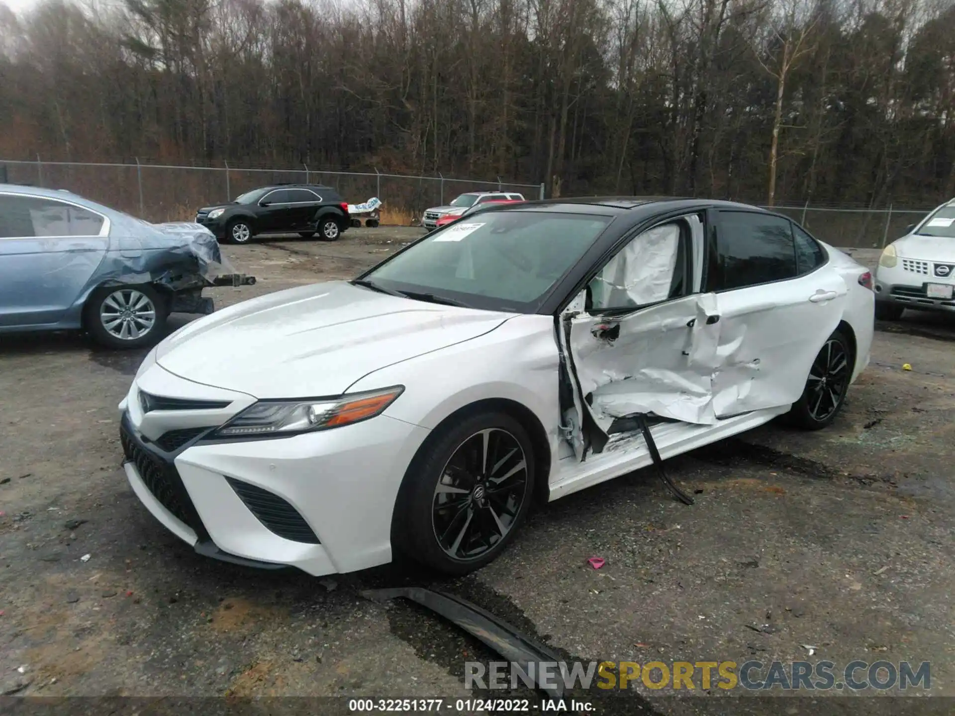 2 Photograph of a damaged car 4T1B61HK7KU186579 TOYOTA CAMRY 2019