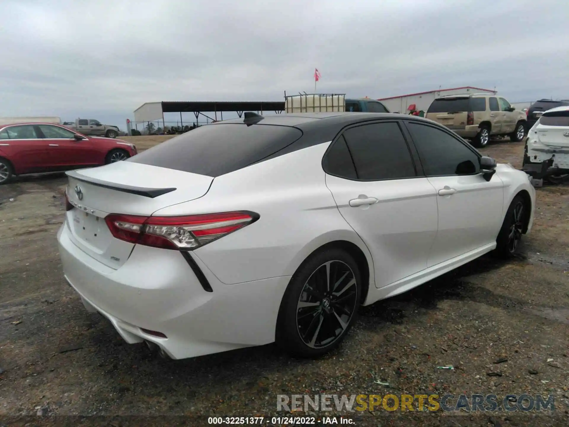 4 Фотография поврежденного автомобиля 4T1B61HK7KU186579 TOYOTA CAMRY 2019