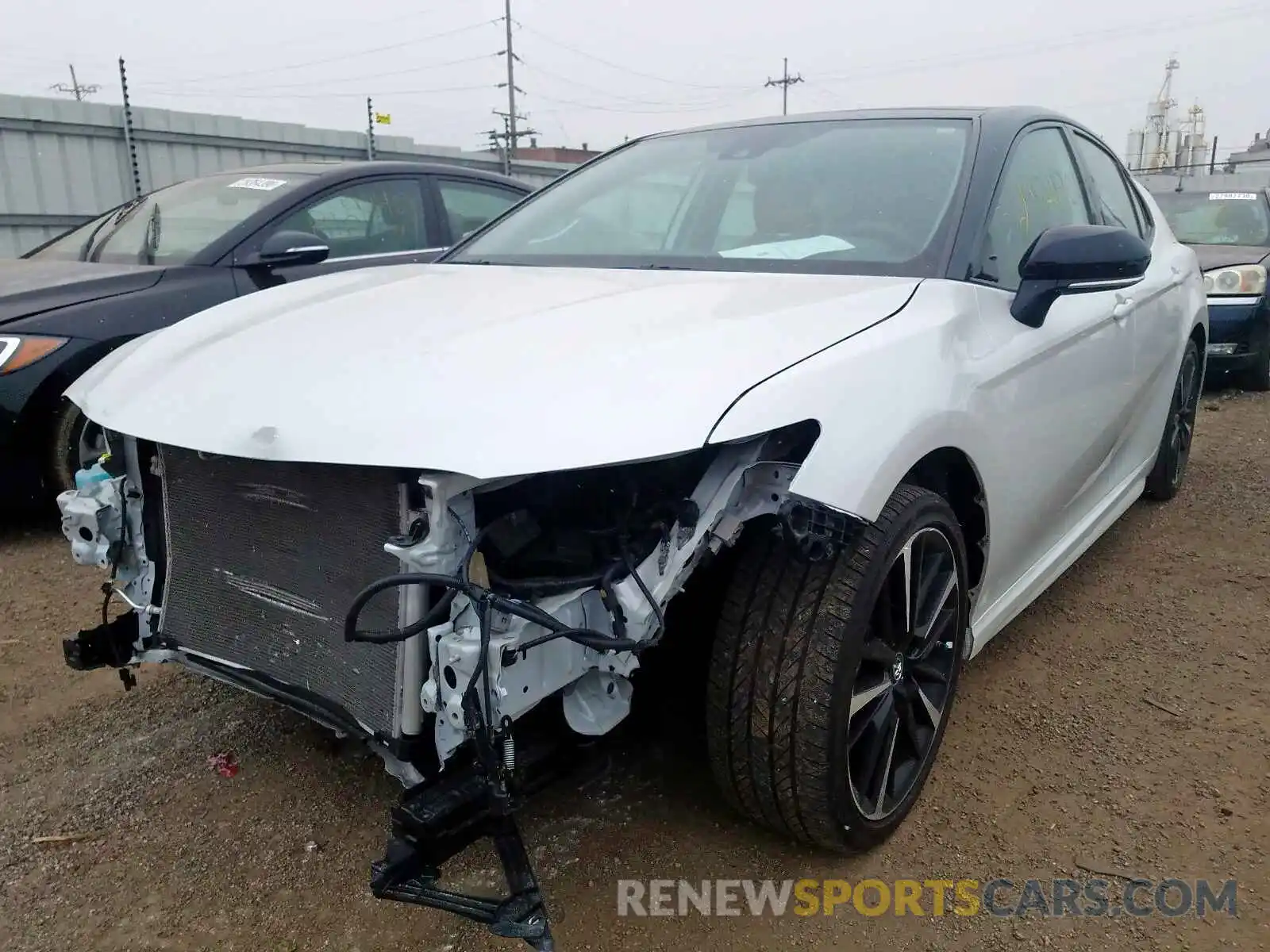 2 Photograph of a damaged car 4T1B61HK7KU186677 TOYOTA CAMRY 2019