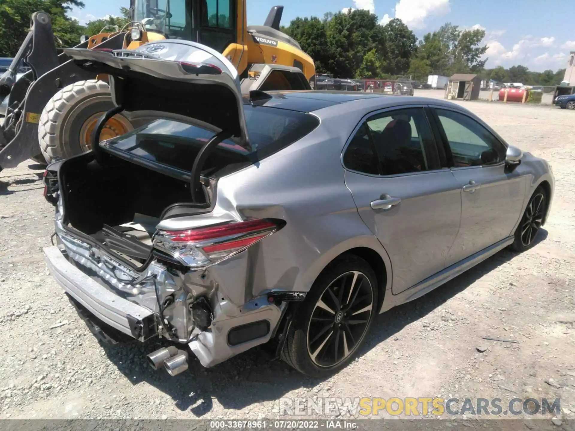 4 Photograph of a damaged car 4T1B61HK7KU186727 TOYOTA CAMRY 2019