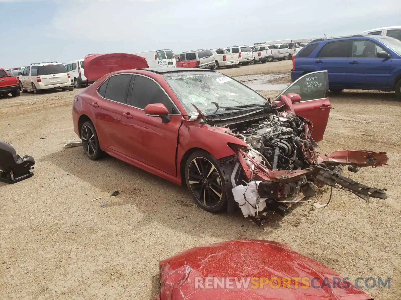 1 Photograph of a damaged car 4T1B61HK7KU188090 TOYOTA CAMRY 2019