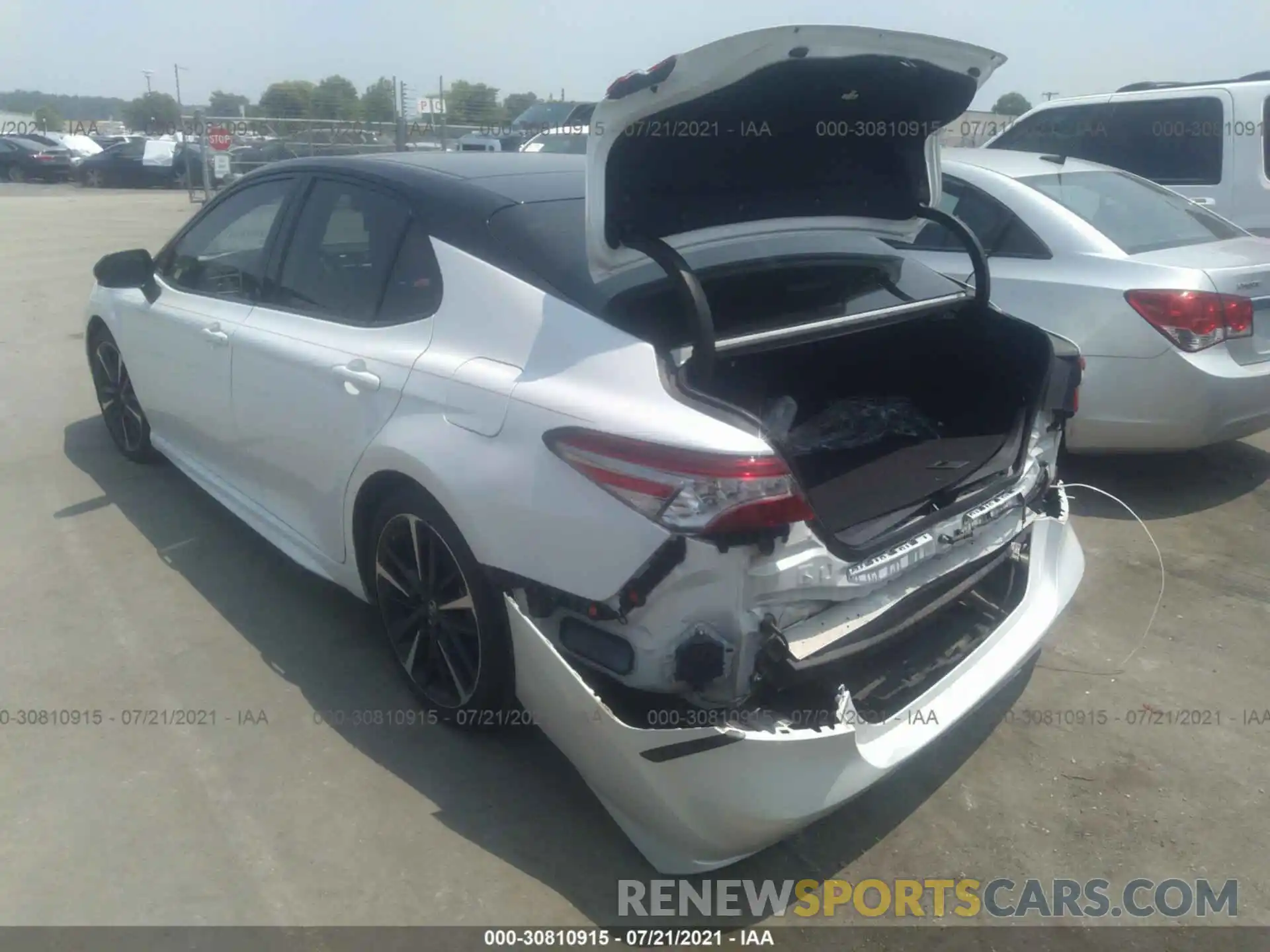 3 Photograph of a damaged car 4T1B61HK7KU200271 TOYOTA CAMRY 2019